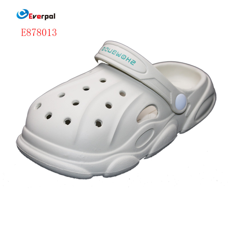 Pourquoi les sabots unisexes pour adultes deviennent-ils le choix de chaussures incontournable pour tout le monde