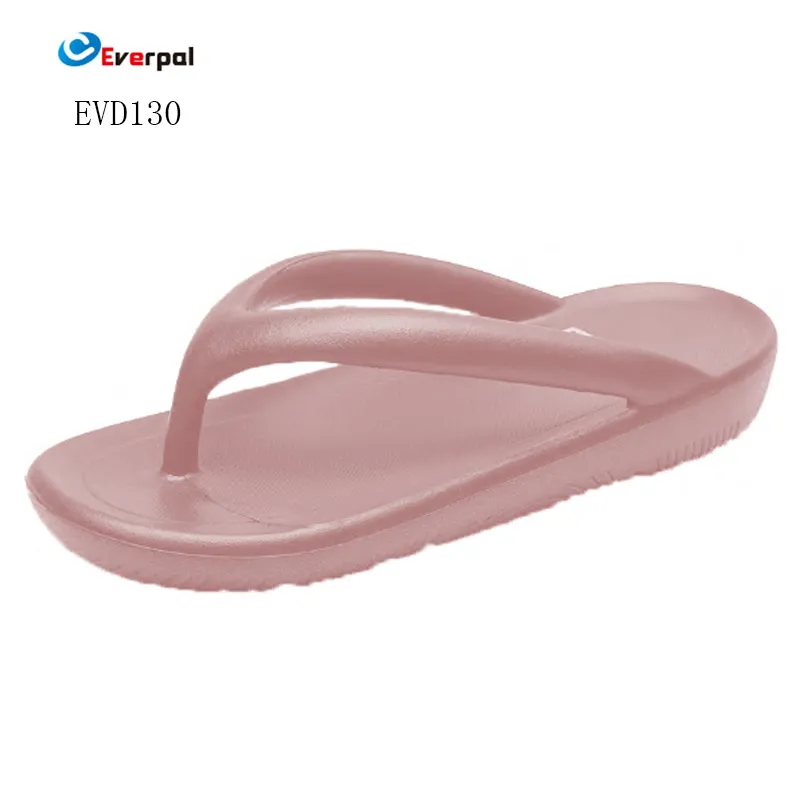 Les tongs et chaussons pour femmes sont-elles en train de devenir la nouvelle norme dans les tendances mondiales en matière de chaussures de confort ?